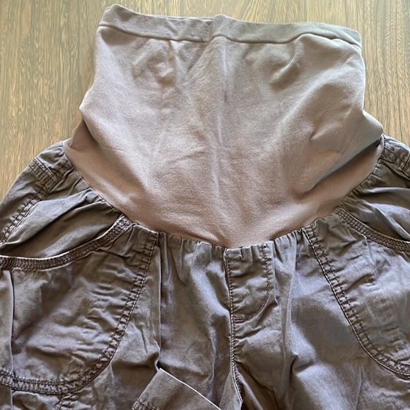 Motherhood Maternity pants with full panel, size large - Picture 3 of 7